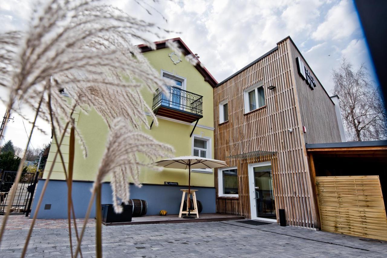 Salon Win Wine Bar & Apartments Jasło Exterior foto
